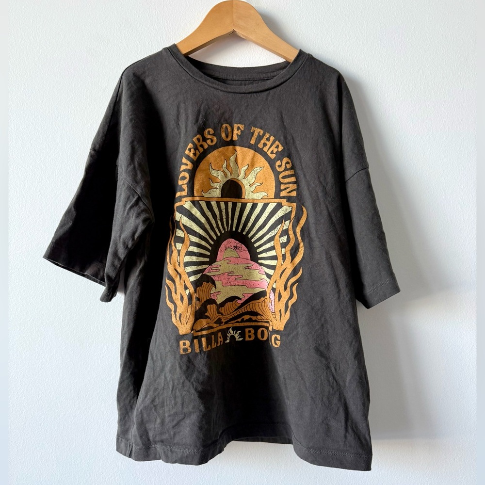 Billabong Oversized Weathered Graphic Black Tee Girl’s Large